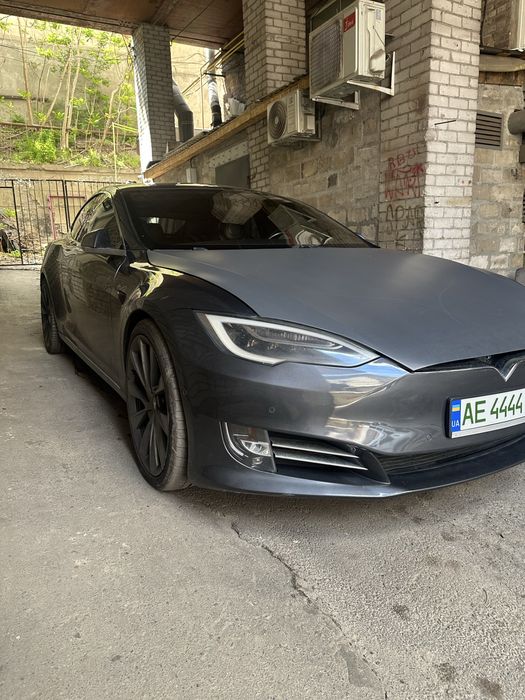 Аренда Tesla Model S 2017 100D (400км) Intel