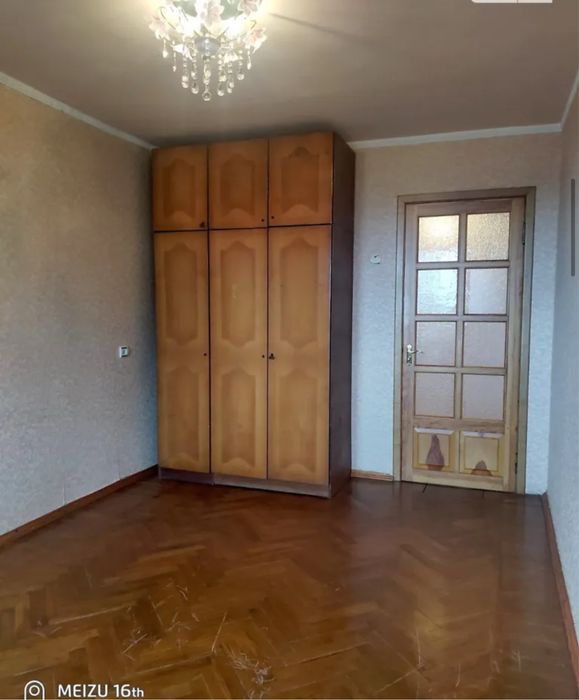 3х к.из.кв. в 3-х мин.от входа в метро 23Августа. 76м2. Старт-62999$