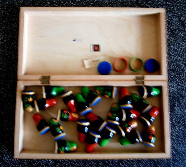 Jogo de Damas Russo em Madeira matrioscas. Anos 80