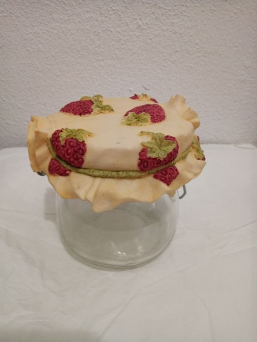 Frasco com morangos64585868194305122