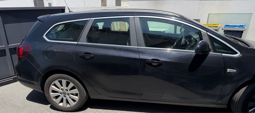 OPEL ASTRA J SPORTS TOURER 1.7 CDTI - 2011