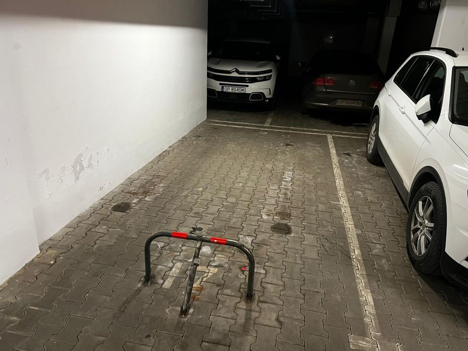 Garaz Miejsce postojowe Hallera 1 Opole