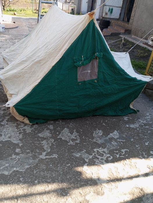 Туристическая палатка