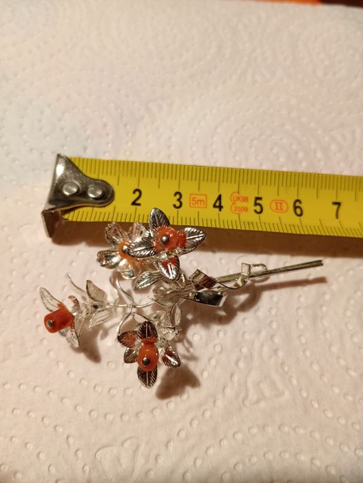 Stara broszka z koralami antykwarycznymi l 80