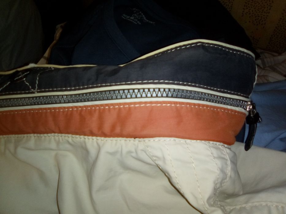 Продам фирменную, брендовую куртку ветровку Cabano active