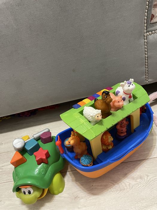 Черепаха з молоточком fisherprice