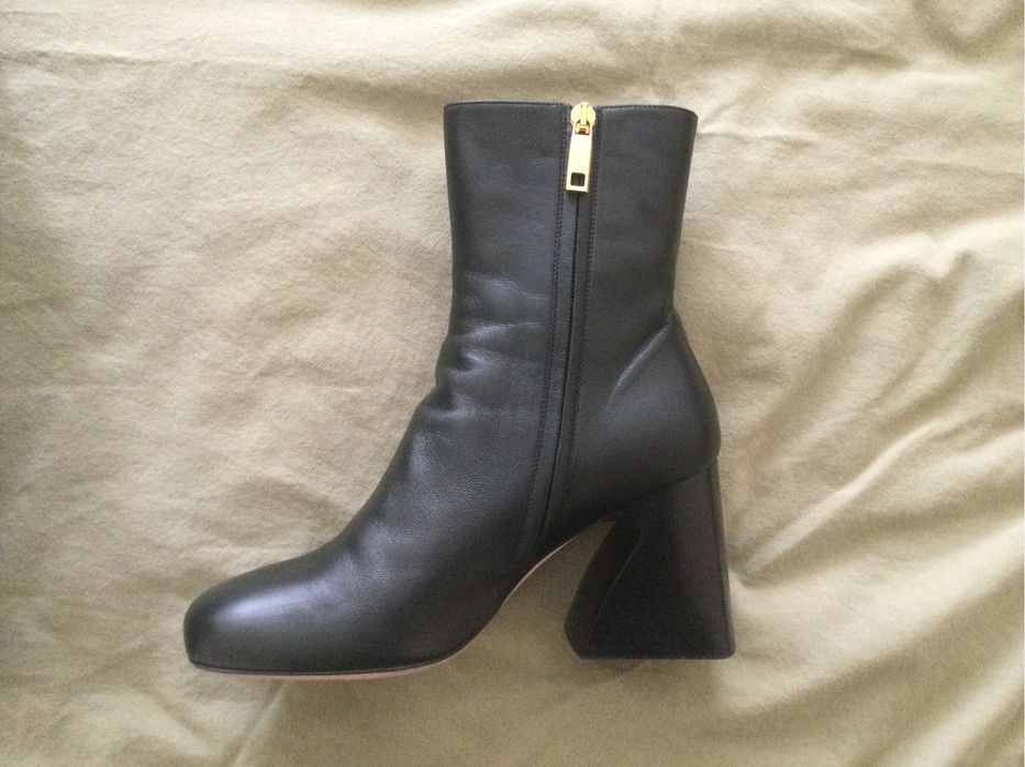 Продам ботинки