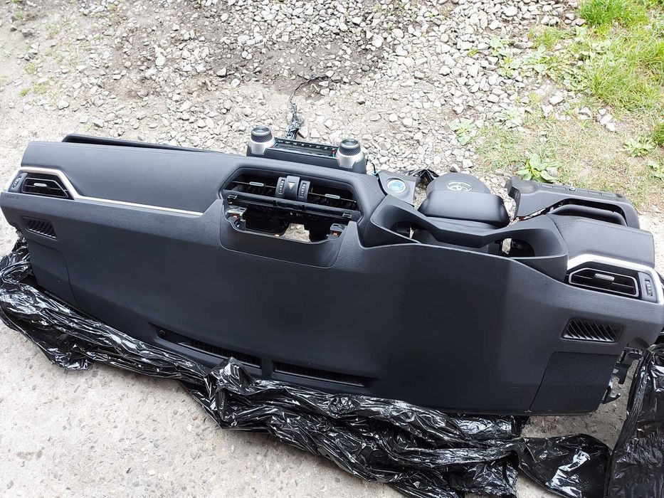 Toyota RAV4 V 19- DESKA ROZDZIELCZA Konsola Airbagi ORYGINAŁ Komplet