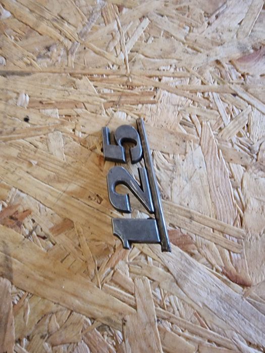 Znaczek emblemat fiat 125