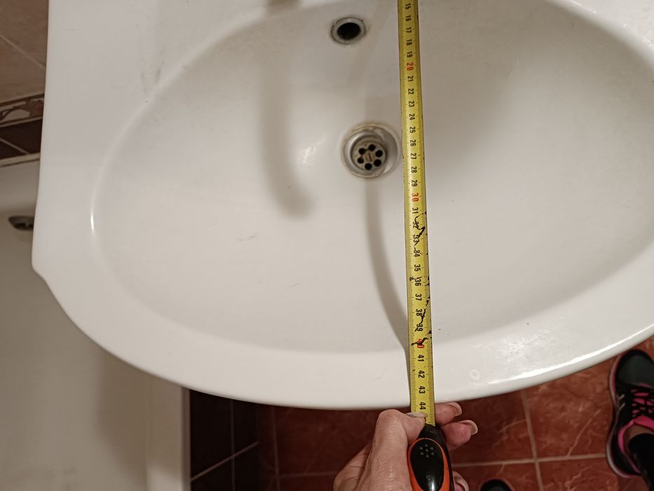 Умивальник  змішувач дзеркало