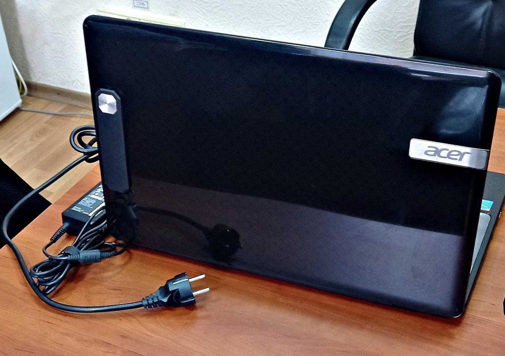 Ноутбук Acer TravelMate P273-MG з екраном 17.3" (1600x900) TN