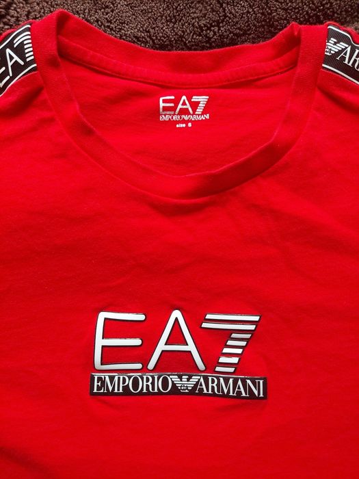 Футболка фірми Armani з лампасами оригінал 

Размер: S

Заміри детальн