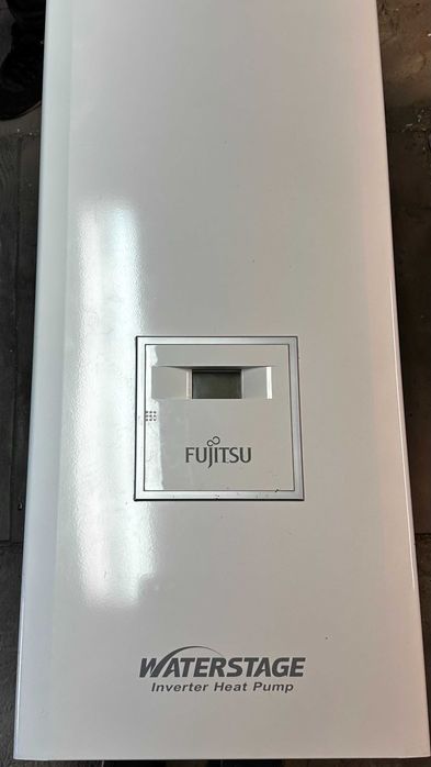 Pompa ciepła Fujitsu 14/16kW – komplet, w pełni sprawna z czynnikiem