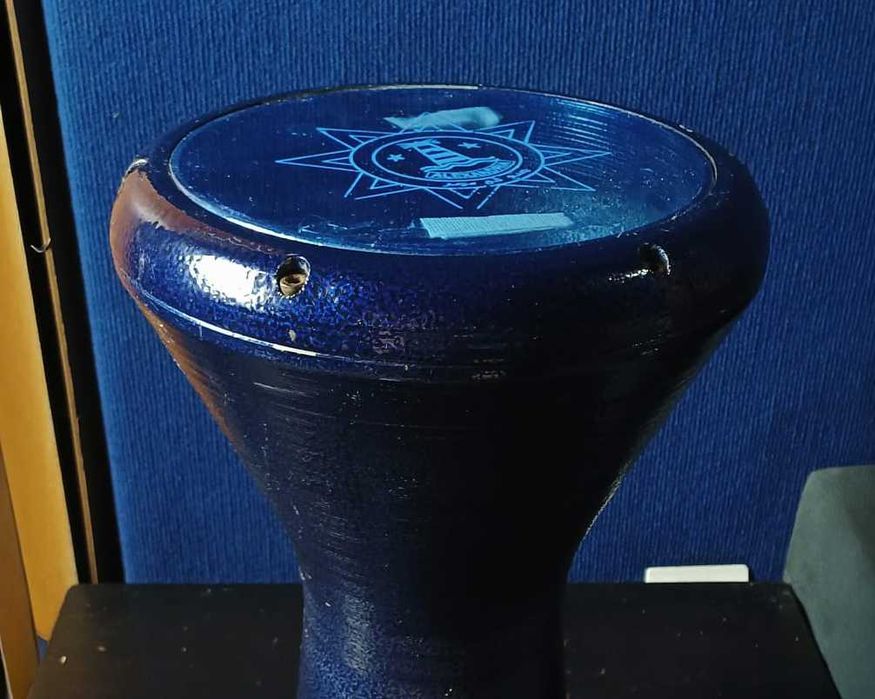 Darbuka em alumínio.