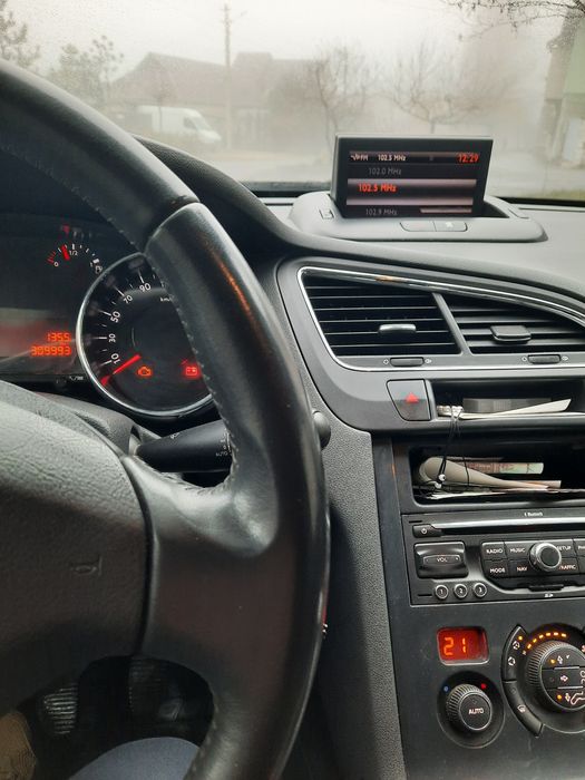 Продам  Peugeot 5008