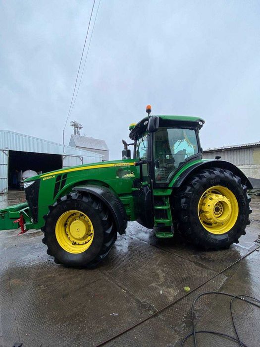 Трактор JOHN DEERE 8335R