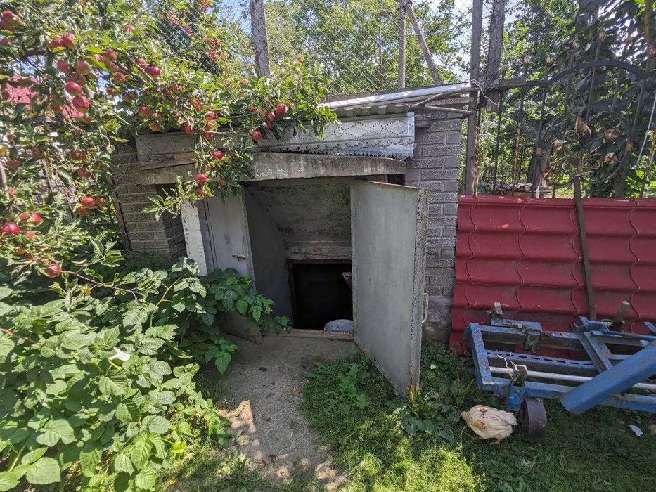 Продається будинок з господарством в с. Ганусівка по вул. Миру (2)