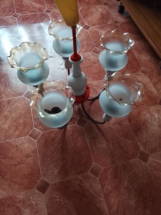 Люстра на 5рожков.б.у