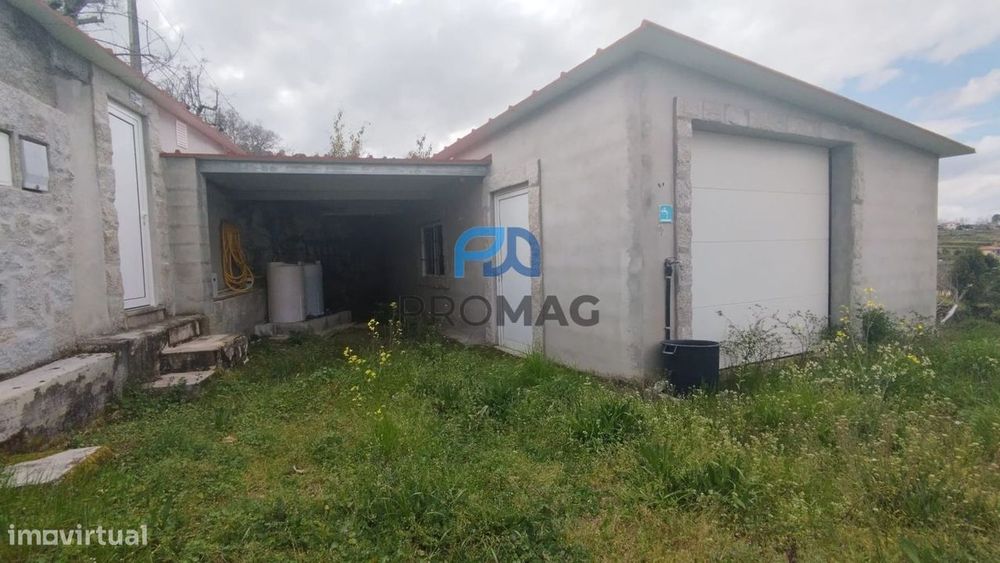 Terreno Urbanizável de 7959 m² com Armazém