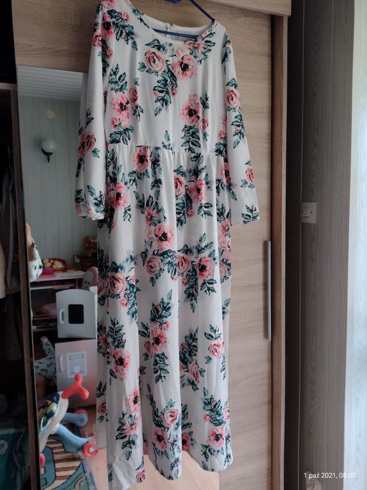 Długa sukienka w kwiaty