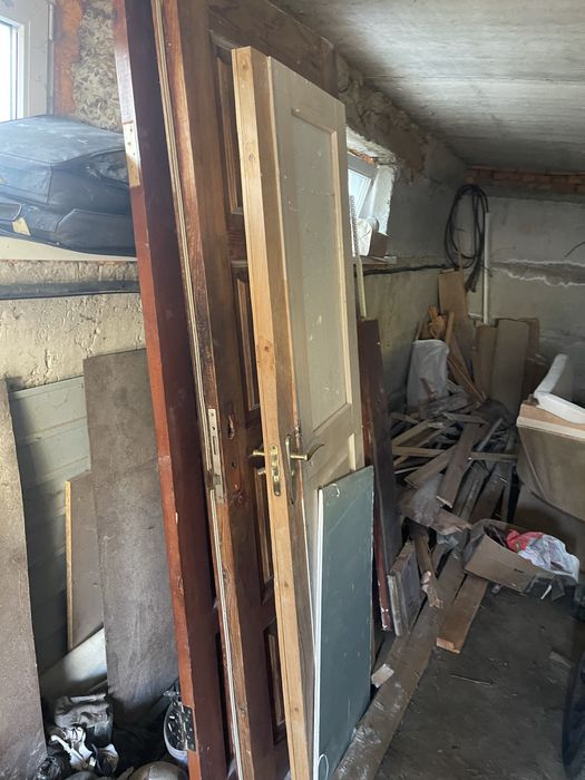 Вживані Натуральні деревяні двері різних рлзмірів, металеві батареі оп