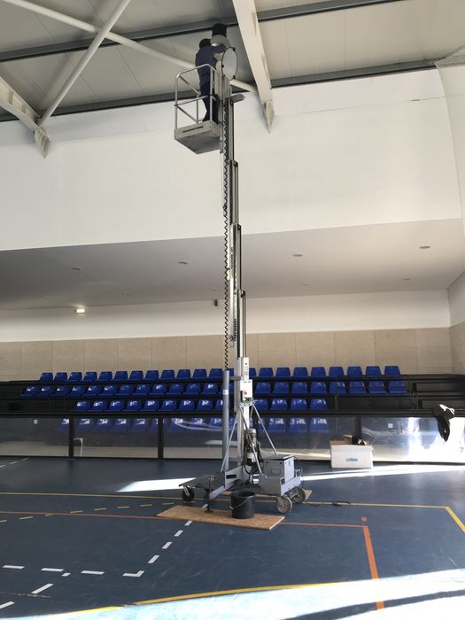 Aluga-se plataforma elevatoria genie