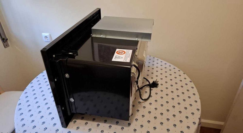 Micro-ondas Encastre JOCEL JME01466 (25 L - Com Grill - Inox) avariado