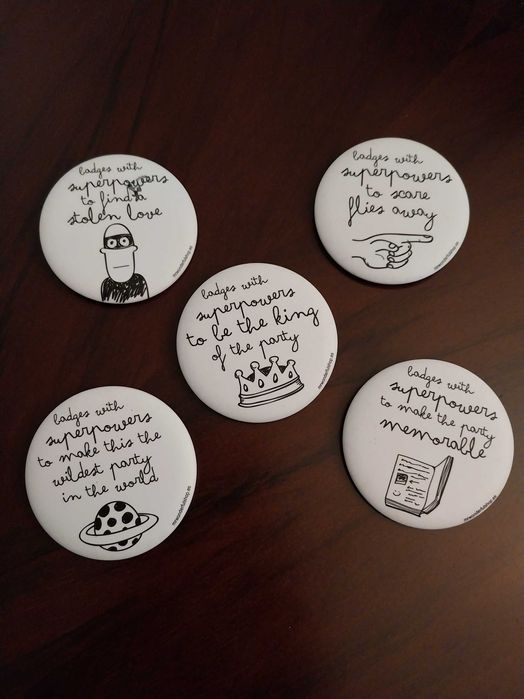 Lote 5 acessórios/pregadeiras/crachás Mr. Wonderful, Superpowers