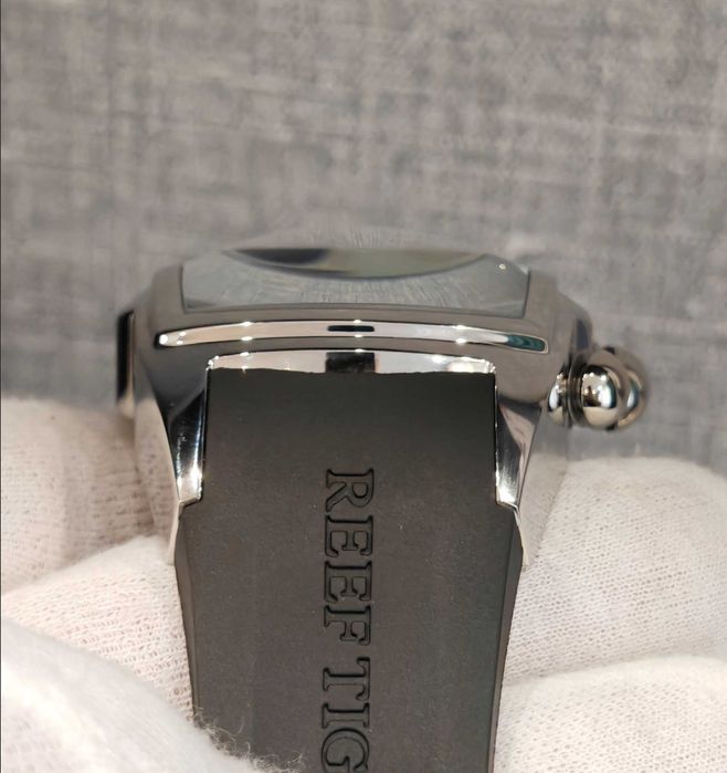 Чоловічий годинник Reef Tiger Aurora Tank 2 Automatic Blue 100m Крупні