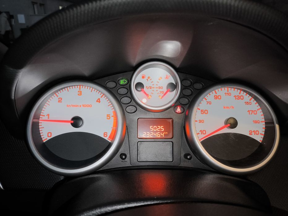 Peugeut 207      1,4 HDi diesel