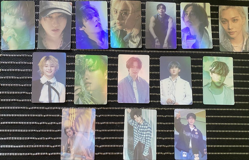 Продам картки Stray Kids