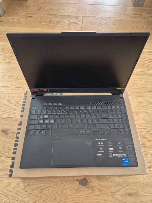 ASUS TUF FX507ZV4 plus podkladka chlodzaca