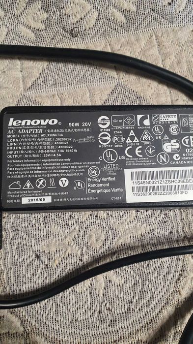 Зарядка для ноутбуков LENOVO в отличном состоянии.