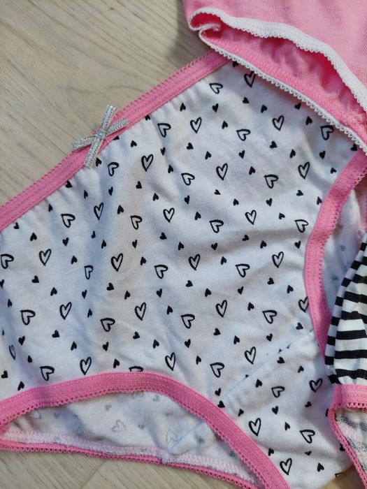 Новий комплект трусиків Primark 6-7 років для дівчаток
