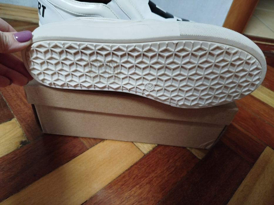 Продам Жіночі мокасини