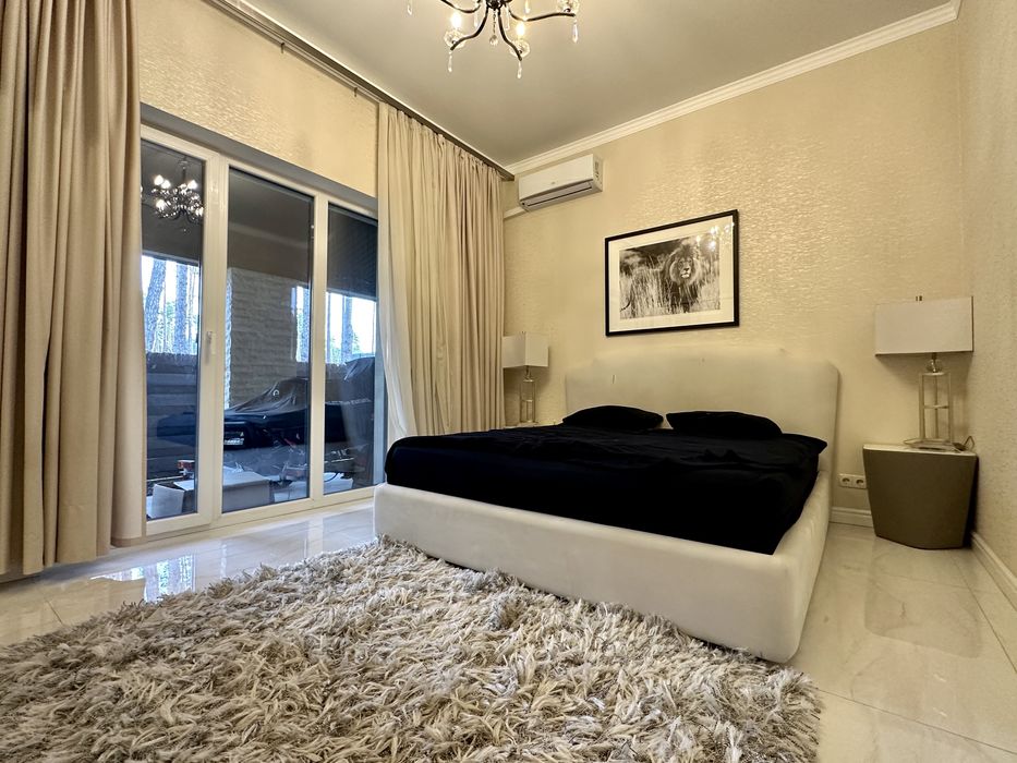 Крутий одноповерховий будинок з ремонтом, меблями та технікою. Ліс.