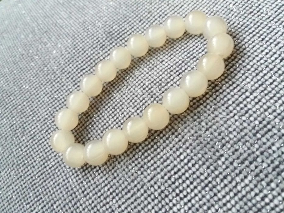 Bransoletka z jadeitu.