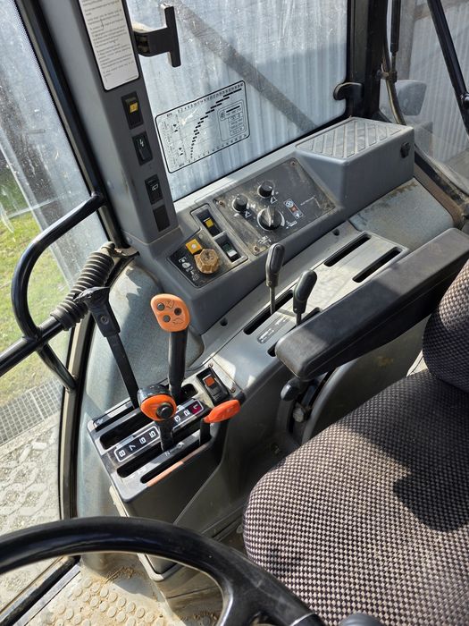 Ciągnik rolniczy Ford 7740 SLE