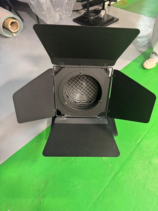 2 Projetores SCENA 650/1000