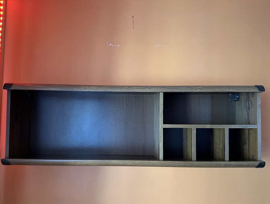 Книжкова полиця,поличка Bristol