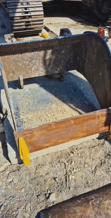 Naprawa łyżek/ Spawanie/ Wytaczanie/ Tulejowanie/ Lemiesz