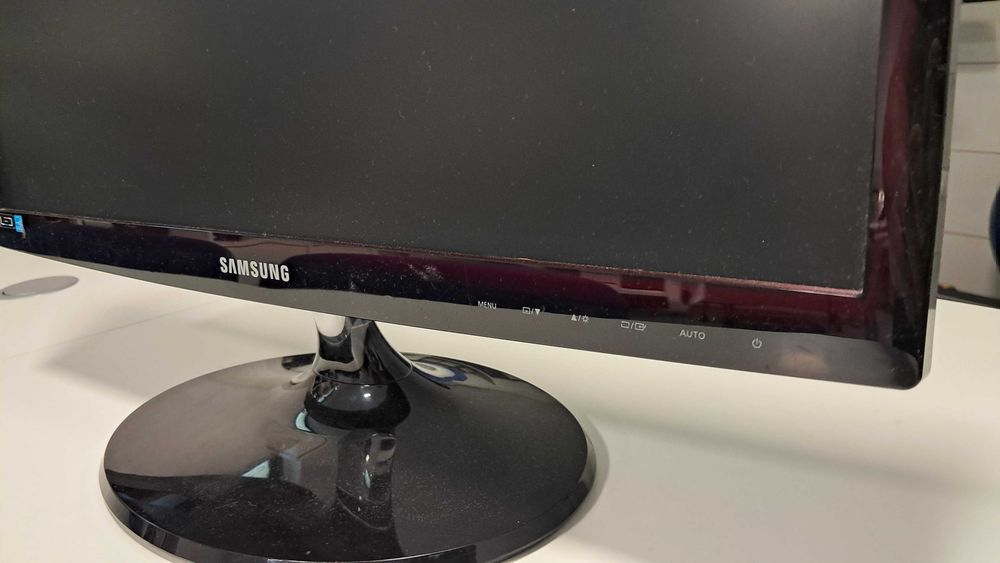 Ecrã pc 22 polegadas