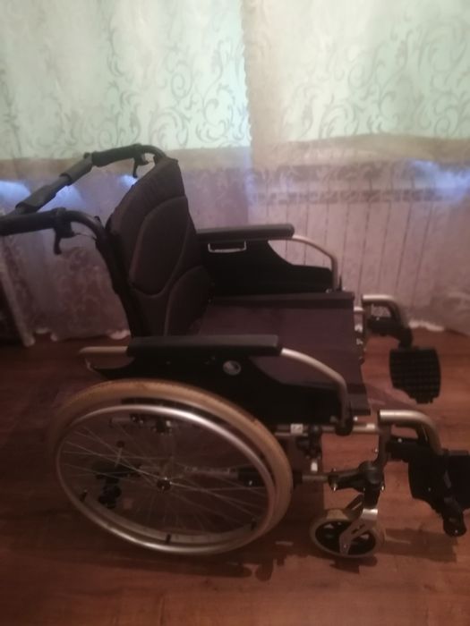 Візок для людей з обмеженими рухами.