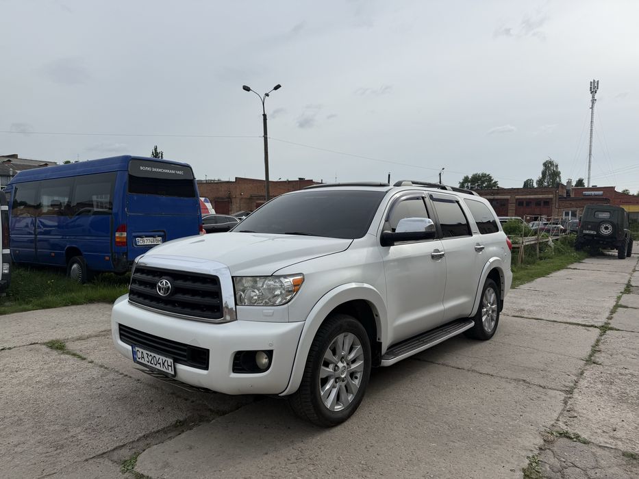 продам Toyota Sequoia