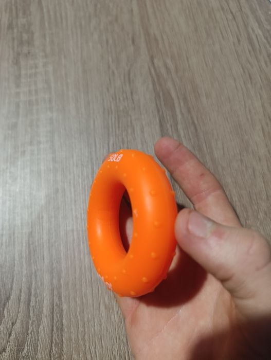 Продам оранжевий експандер