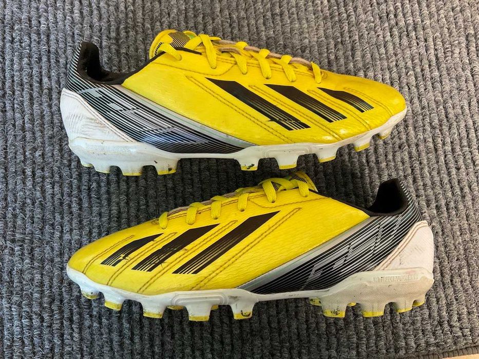 Буци бутси копочки adidas  36