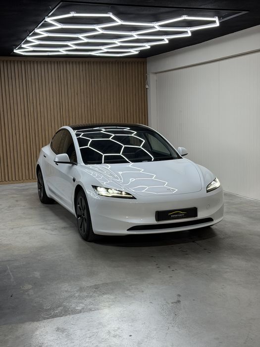Tesla Model 3 SR Highland