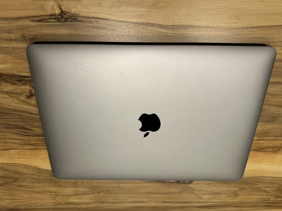 Macbook pro 13  2018   i5 8/256