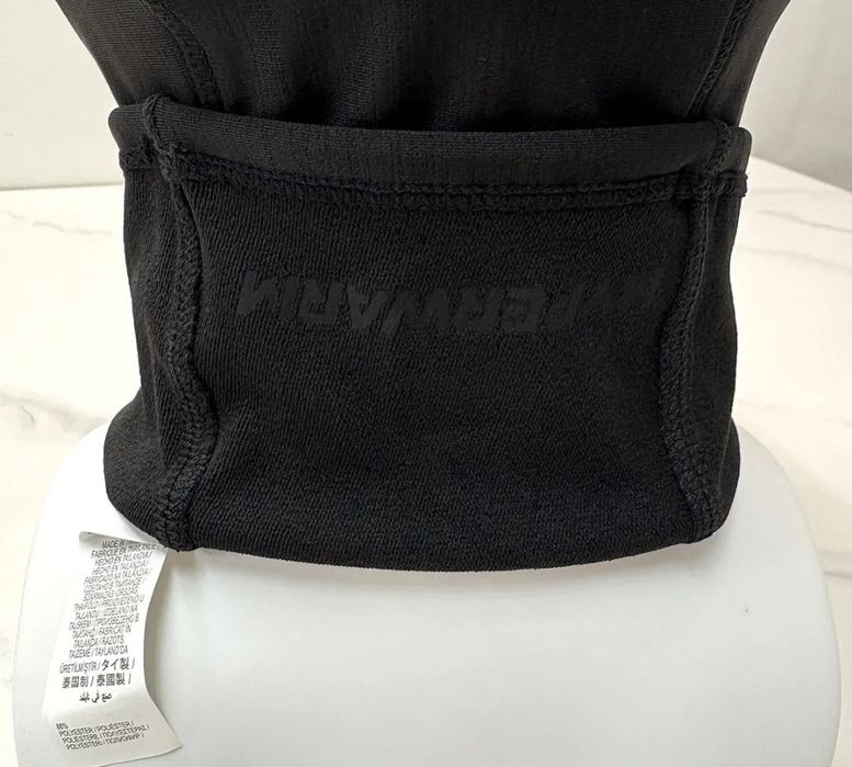Maska - Kominiarka Nike Pro.