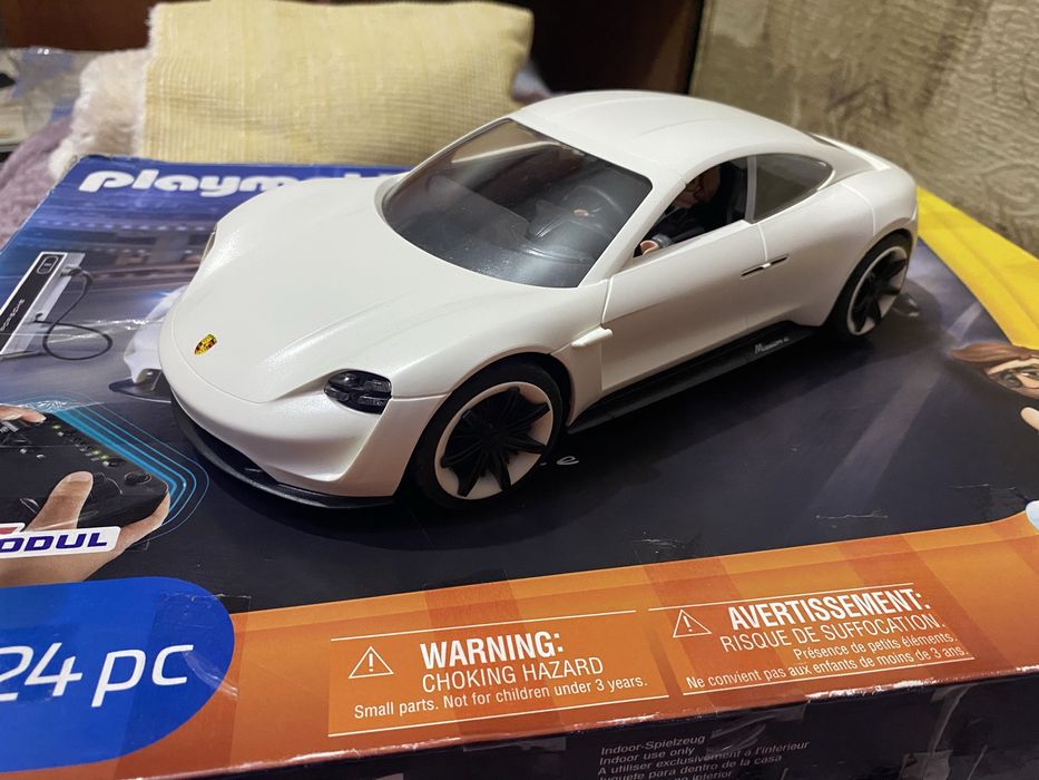Модель-конструктор на радіокеруванні Playmobil - Porsche Mission E 2.0